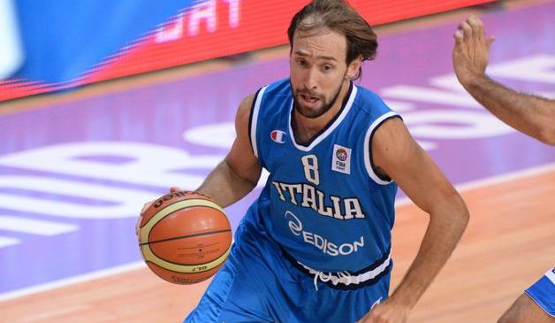 Tutti con Armandino, dal 10 al 20 la canotta autografata di Peppe Poeta all'asta sulla pagina Facebook della Hippo